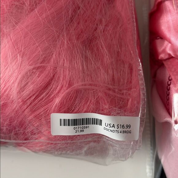 Disney Descendants 4 Girls Kids Bridget Costume with Wig Size 12-14 - Picture 3 of 5